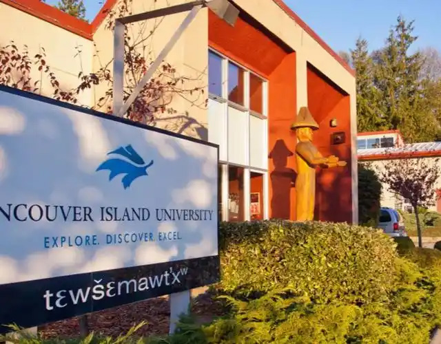 温哥华岛大学